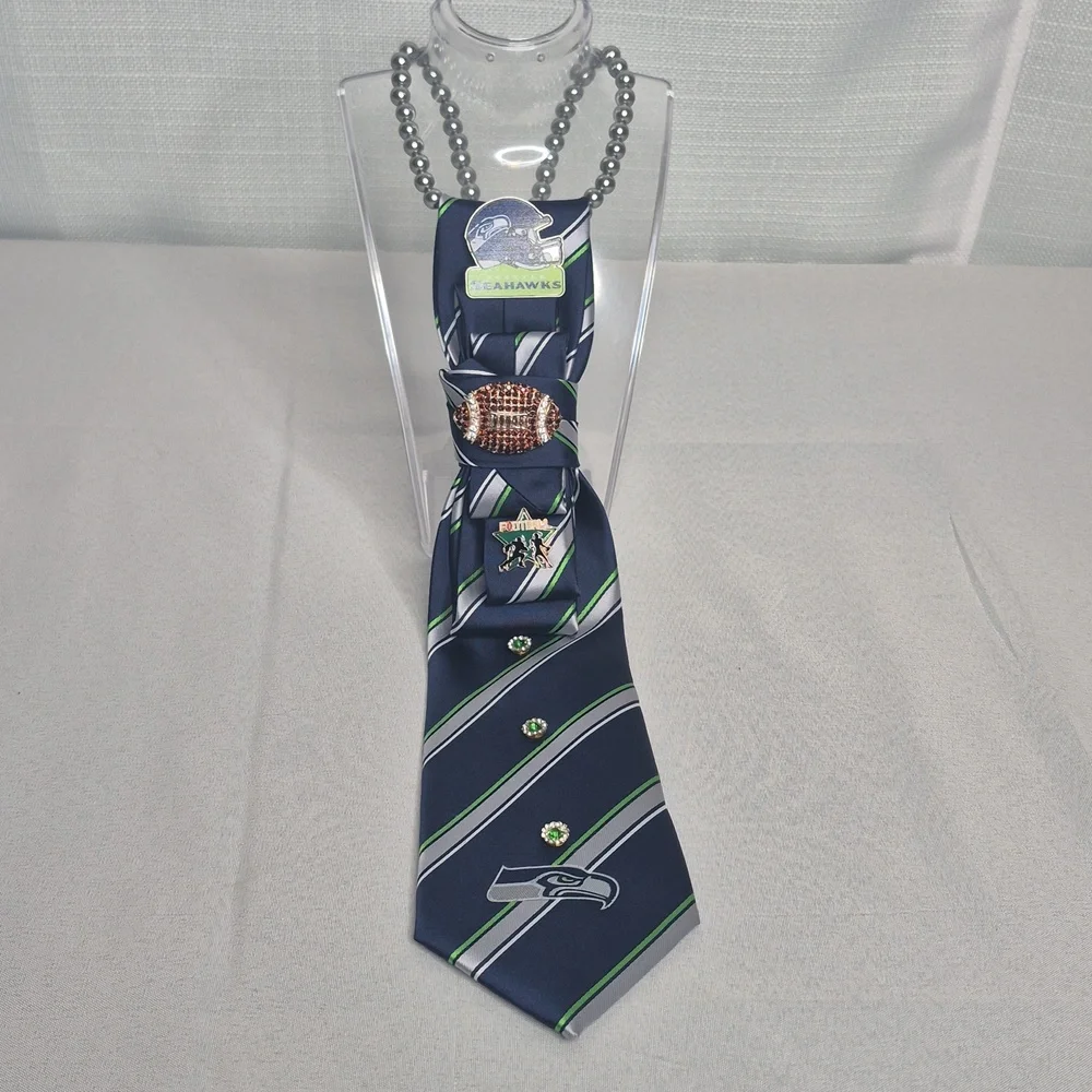 Handcrafted Luxury Fashion Necktie Necklace 📿 (Seattle Seahawks)